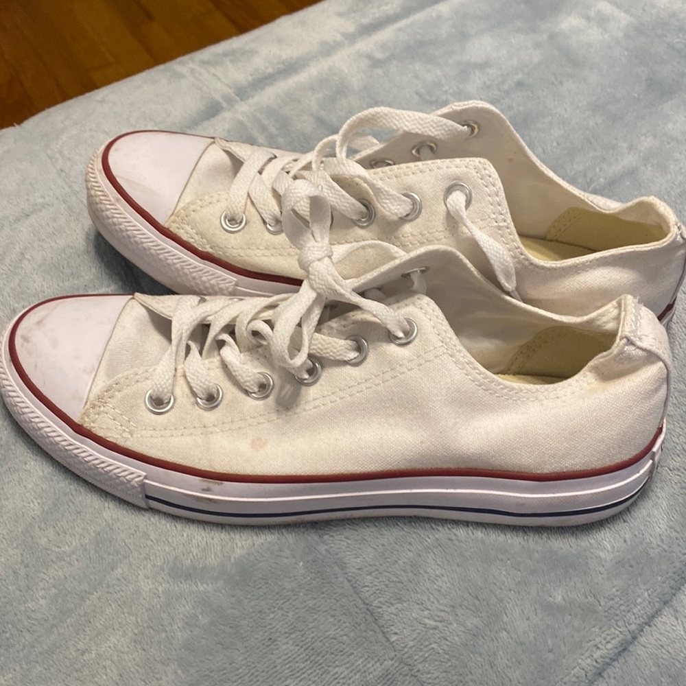 Women’s size 9 Converse Sneakers